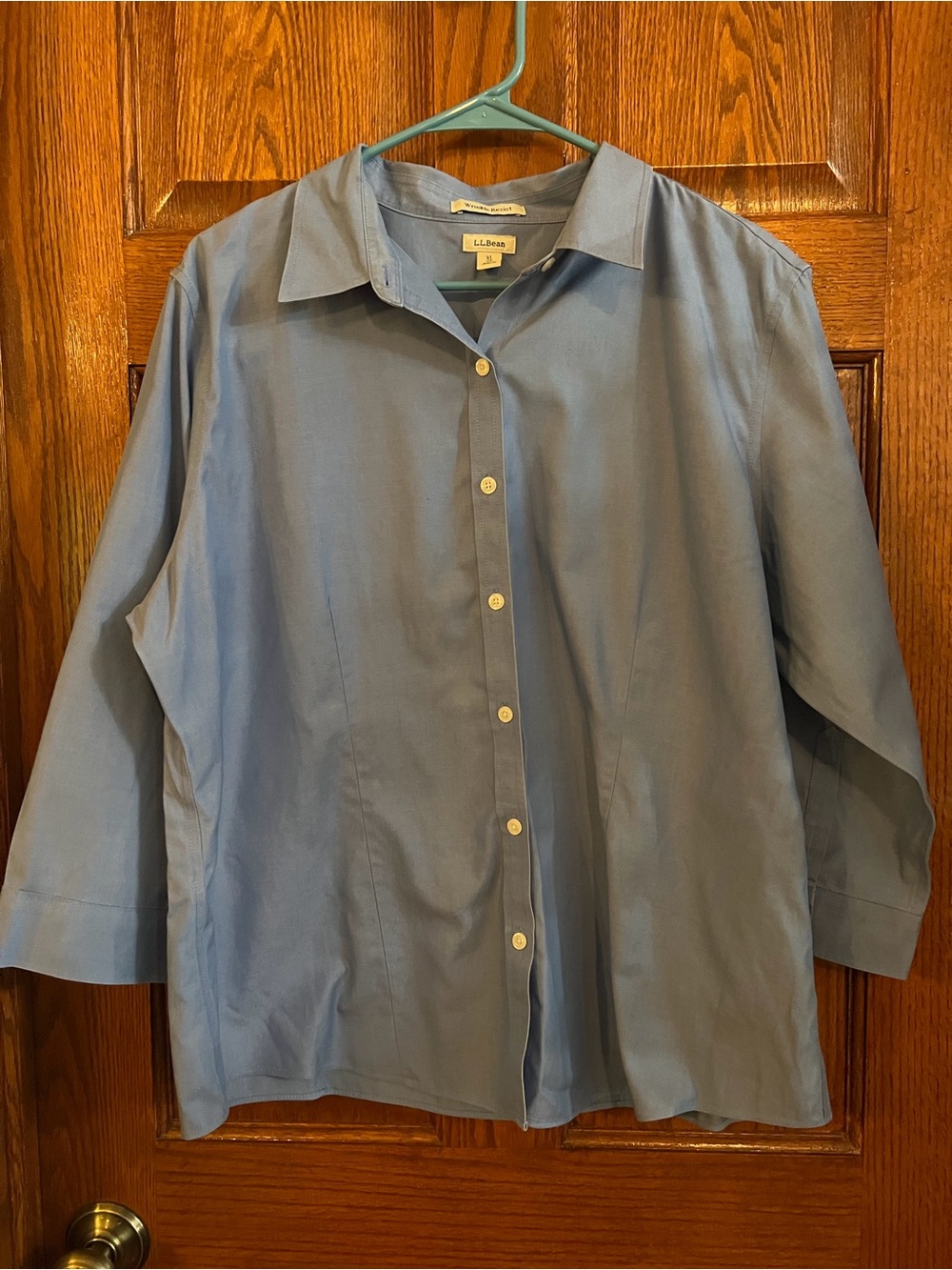 L.L. Bean Woman’s XL Wrinkle Resistant Blue Button Down 3/4 Sleeves *Read*